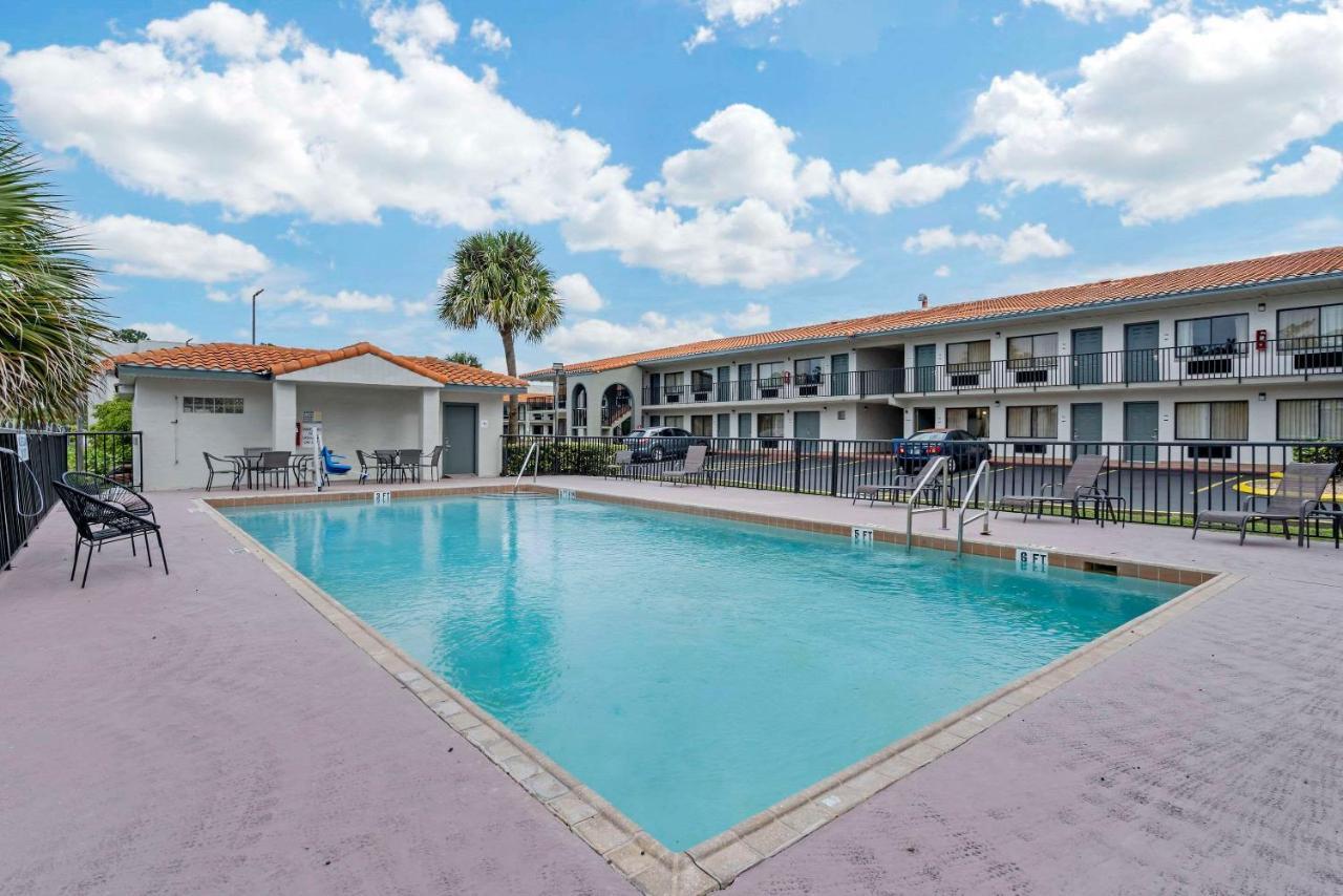 Quality Inn & Suites Orlando East - Ucf Area Alafaya Exterior foto