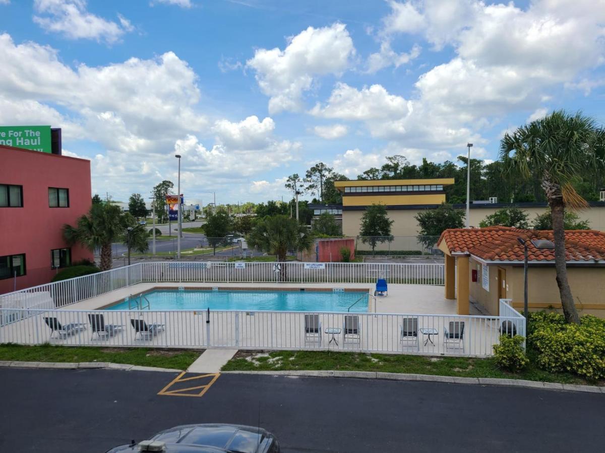 Quality Inn & Suites Orlando East - Ucf Area Alafaya Exterior foto